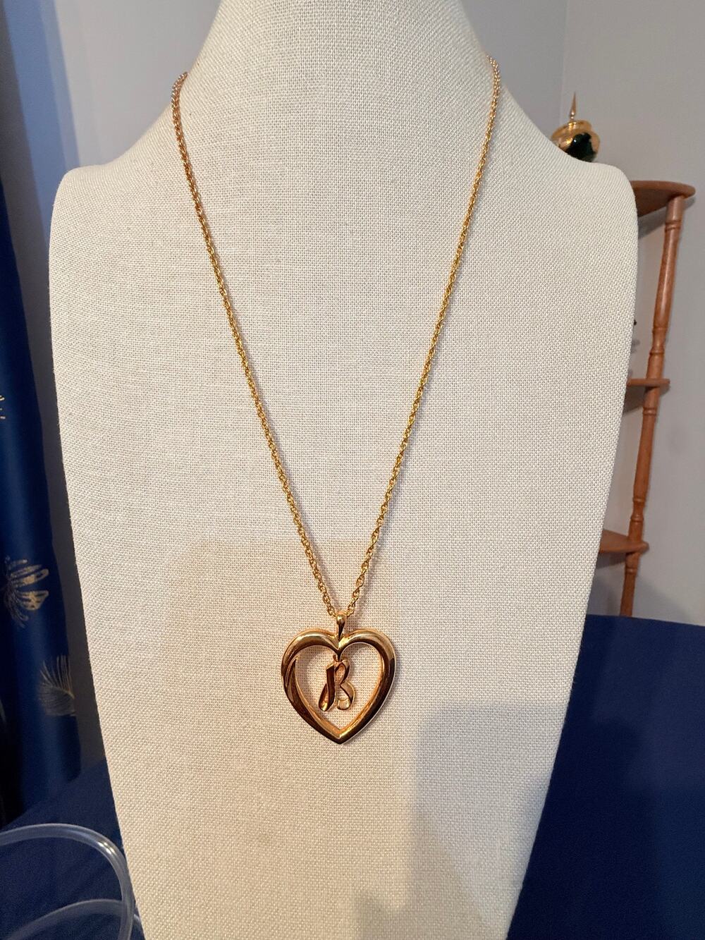 Vintage Avon 26” Gold Tone Heart Initial J Necklace